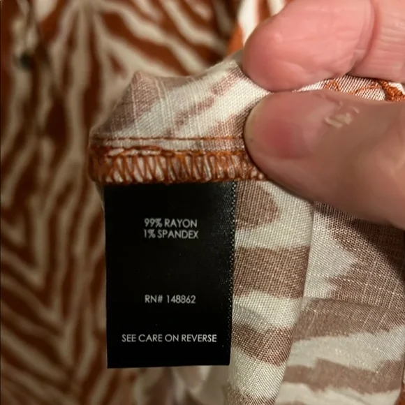 Torrid Brown and White Sleeveless Graphic Top - Picture 7 of 9